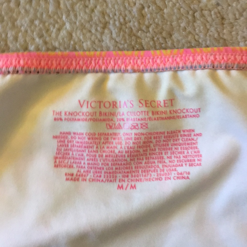 Victoria Secret bikini - Picture 2 of 3